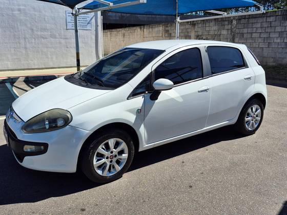 FIAT PUNTO 1.4 ATTRACTIVE 8V FLEX 4P MANUAL FIAT PUNTO 1.4 ATTRACTIVE 8V FLEX 4P MANUAL